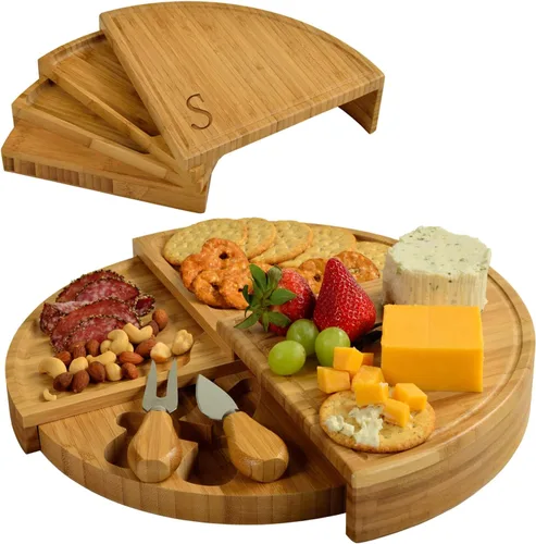 Vista 6 de Tabla Picnic at Ascot de bambú, para aperitivos, con herramientas para queso, espirales de una cuña compacta de 13 pulgadas de diámetro, patentado