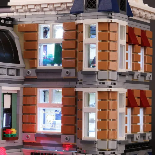 Vista 6 de BRIKSMAX Kit de iluminación LED para Assembly Square – Compatible con el modelo de bloques de construcción Lego 10255 – no incluye el set de Lego