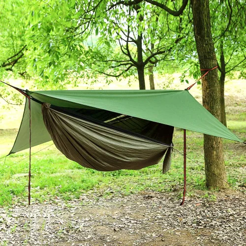Vista 5 de Juego de hamaca de paracaídas portátil de nailon doble de alta resistencia, hamaca de campamento con lona para moscas de lluvia y mosquitera