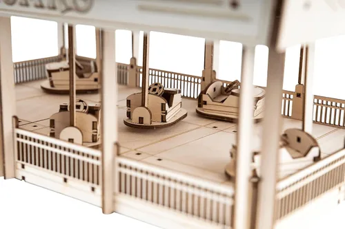 Vista 5 de Coasterdynamix Kit de modelos de madera de autos de parachoques 3D, kit de rompecabezas de construcción motorizado eléctrico para adultos y niños