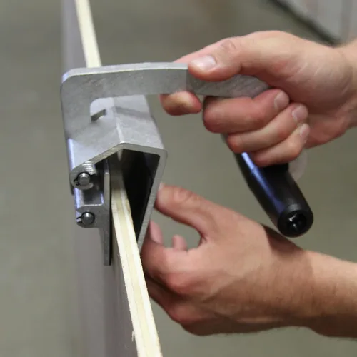 Vista 2 de transportador de paneles de madera contrachapada de 0 a 1 1/8 de pulgada, con agarradera de metal de alta resistencia, transportador manual
