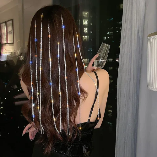 Vista 4 de Cadenas para el cabello para mujer, 4 pinzas de pelo plateadas con borlas de diamantes de imitación, extensiones de cabello, horquilla decorativa