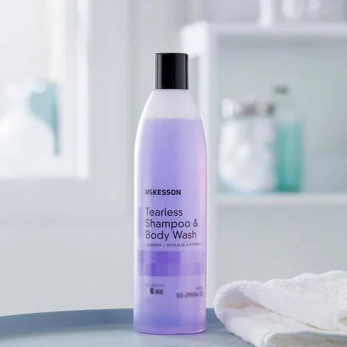 Vista 5 de McKesson Champú sin lágrimas y gel de baño con aloe y vitamina E, aroma a lavanda, 8 onzas, 1 unidad