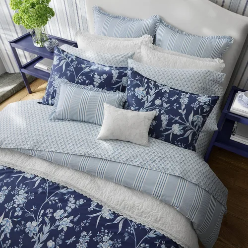 Vista 3 de Laura Ashley - Juego de edredón King con fundas de almohada, algodón, reversible Rama Toile Azul