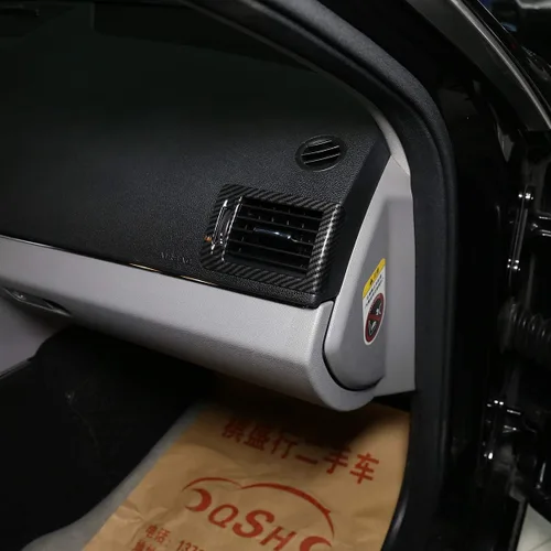 Vista 5 de YIWANG Marco de ventilación de fibra de carbono estilo ABS para salpicadero interior de coche, 2 piezas para Mercedes Benz Clase C W204 2007-2010