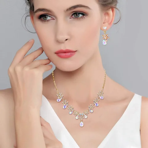 Vista 2 de EVER FAITH Juego de collar y aretes de cristal austriaco con forma de lágrima de hibisco