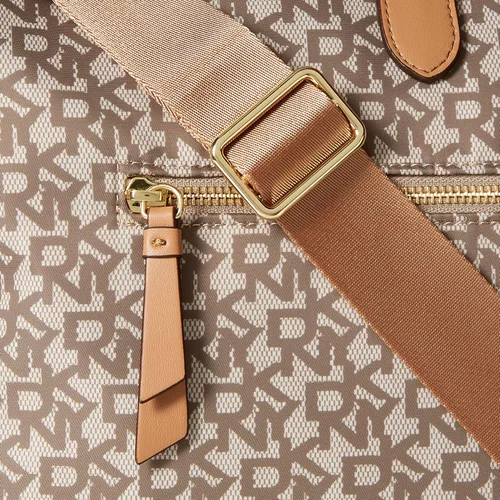 Vista 4 de DKNY Avia Weekender