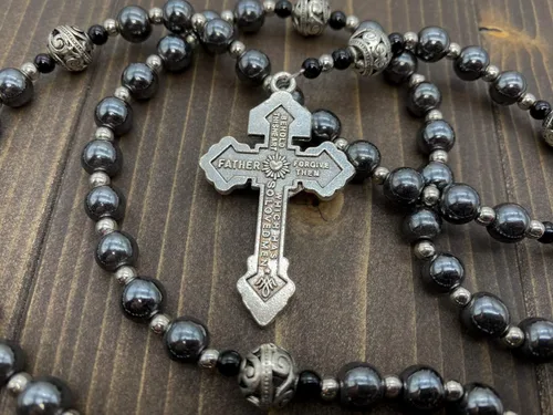 Vista 7 de Nazareth Store Pardon Hematite - Rosario para hombre cuentas negras de acero inoxidable medalla milagrosa y cruz de nuestro padre 20 pulgadas
