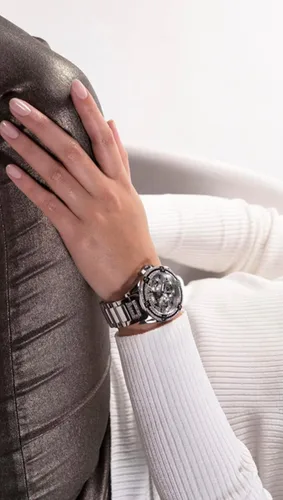 Vista 4 de GUESS Reloj de corte de diamantes de imitación en tono plateado