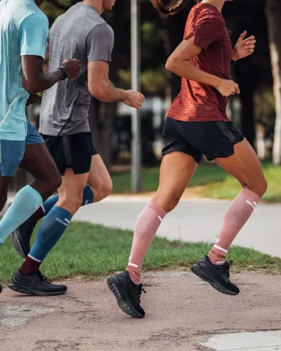 Vista 5 de CEP Calcetines altos de compresión para correr para mujer 4.0 - Calcetines largos atléticos para rendimiento
