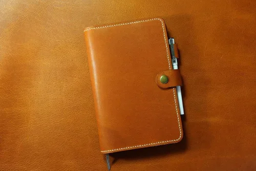 Vista 3 de Funda de cuero curtido vegetal marrón para moleskine clásico cuaderno cartera de cuero organizador para moleskine portátil grande MA514C