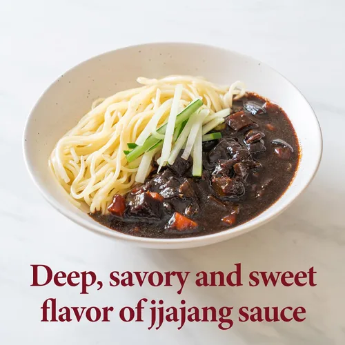 Vista 4 de Wang Jjajangmyeon - Tazón instantáneo de fideos de frijoles negros, salsa de frijoles negros dulces y salados, fideos masticables gruesos, listo