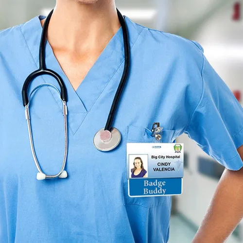 Vista 3 de LAB Badge Buddy – Insignia horizontal resistente para trabajadores de laboratorio – Tarjetas a prueba de derrames y rasgaduras – 2 caras impresas
