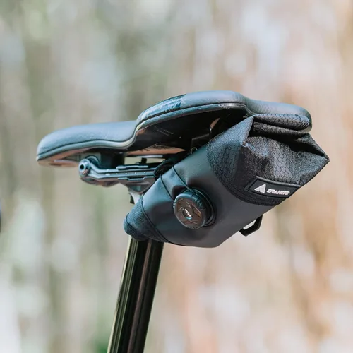 Vista 6 de Granite Bolsa de herramientas para ruedas de grava para bicicleta de montaña de carretera con sistema de bloqueo de dial para accesorios