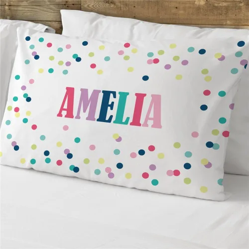 Vista 2 de GiftsForYouNow Funda de almohada personalizada con lunares, niña