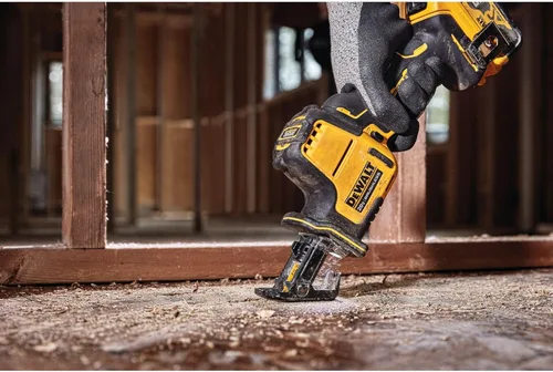 Vista 7 de DEWALT Sierra recíproca ATOMIC 20V MAX* con una sola mano, inalámbrica, solo herramienta (DCS369B)