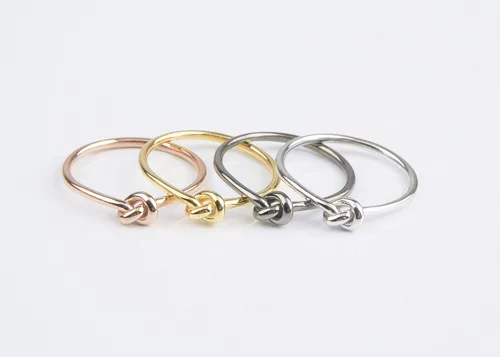Vista 2 de Anillo de nudo para mujer en oro macizo de 9K, 14 y 18 quilates, anillo de oro con nudo pequeño, anillo de amor celta para ella, regalo