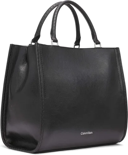 Vista 5 de Calvin Klein Sophia - Bolsa con triple compartimento, NegroPlata encerada Pu Emboss