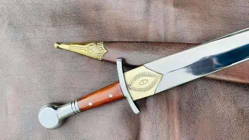 Vista 4 de Kukri Machete - Espada forjada a mano de 15" - Cuchillo de acero de alto carbono fabricado en Nepal