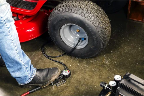 Vista 8 de Powerbuilt Inflador de neumáticos con manómetro 220 PSI para coches, bicicletas - 240217, negro