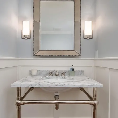Vista 2 de DEYNITE Conjunto de dos apliques de pared modernos de níquel cepillado para baño con pantalla de vidrio cilíndrico blanco lechoso