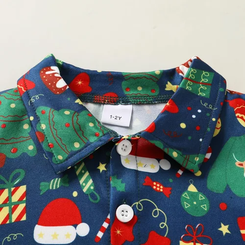 Vista 4 de JEELLIGULAR Conjunto de pantalones cortos y camisa con botones y estampado de Papá Noel para niños pequeños