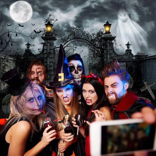 Vista 7 de MEHOFOND Fondo de fotografía de cementerio embrujado de Halloween de 7 x 5 pies, linterna gótica de fantasma, terror espeluznante, puerta