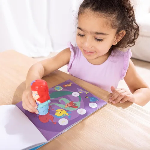 Vista 7 de Melissa & Doug Pegatina Wow! Disney Princess Ariel Stamper y almohadilla de actividades