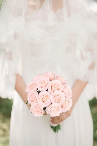 Vista 7 de LVEFIT 12 rosas artificiales de seda con tallo largo para bodas, despedidas de soltera, fiestas, decoración del hogar Blush