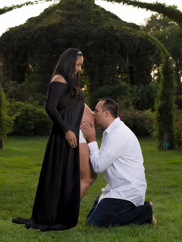 Vista 5 de YnimioAOX Vestido de maternidad de manga larga con hombros descubiertos para mujer, para fotografía, vestido de maternidad de gasa para sesión