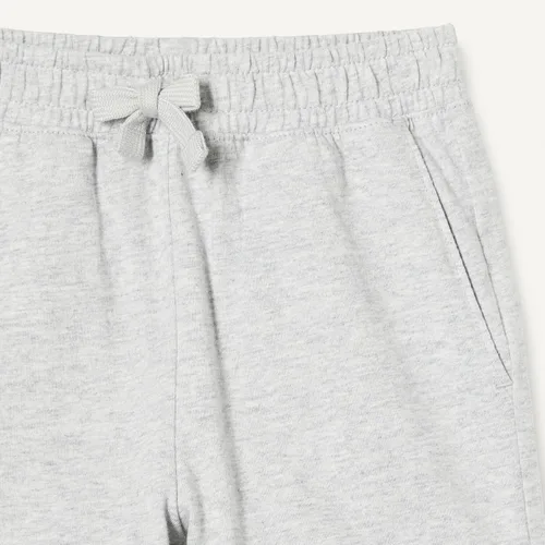 Vista 4 de Amazon Essentials Pantalones cortos de algodón con cintura elástica, paquete de 3 unidades para niños y niños pequeños