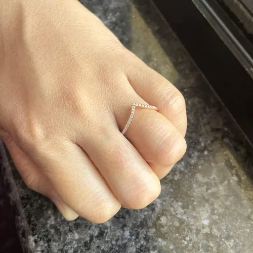 Vista 5 de Anillo de boda de diamante para mujer, anillo de boda de diamante en forma de V con acabado de oro de 14 quilates, anillo de diamante apilable