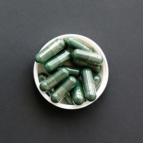 Vista 4 de Earthborn Elements Spirulina 200 cápsulas, pura y sin diluir, sin aditivos