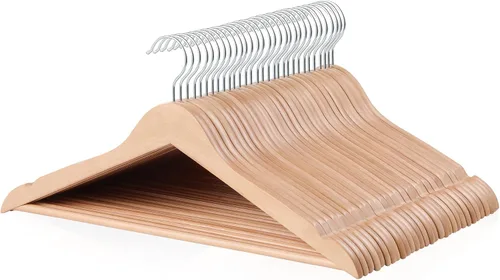 Vista 16 de Amazon Basics Perchas de madera para trajes, paquete de 30, color negro