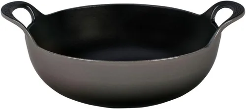 Vista 7 de Le Creuset Plato Balti de hierro fundido esmaltado, 3 cuartos de galón., Llama