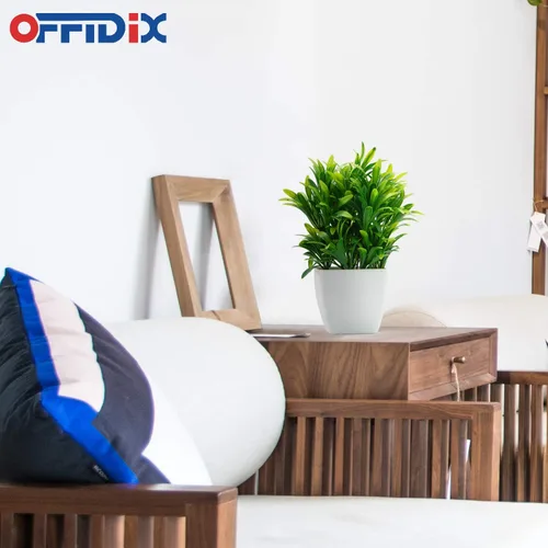 Vista 5 de OFFIDIX - Plantas artificiales de eucalipto con florero cuadrado blanco, pequeño árbol artificial para decoración de escritorio de oficina