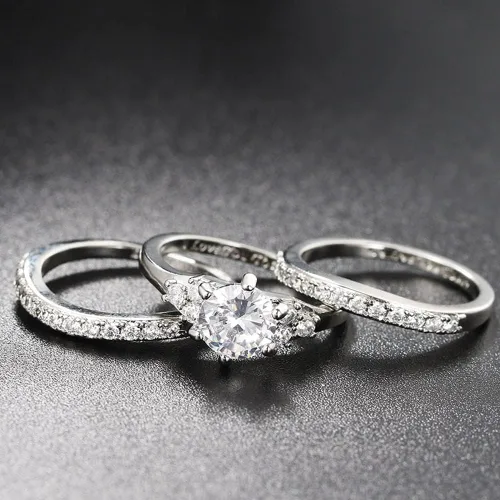 Vista 2 de Jude Jewelers Juego de anillos de novia con halo de boda chapado en platino tres en uno, Metal, Zirconia cúbica