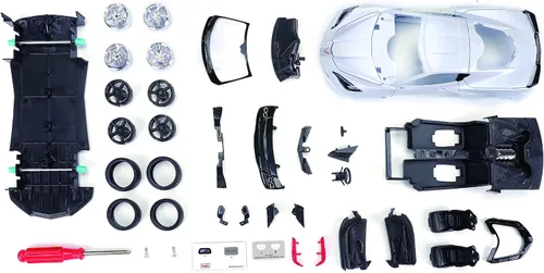 Vista 4 de Maisto Línea de montaje a escala 1:24 Chevrolet Corvette Stingray Coupe 2020, color blanco