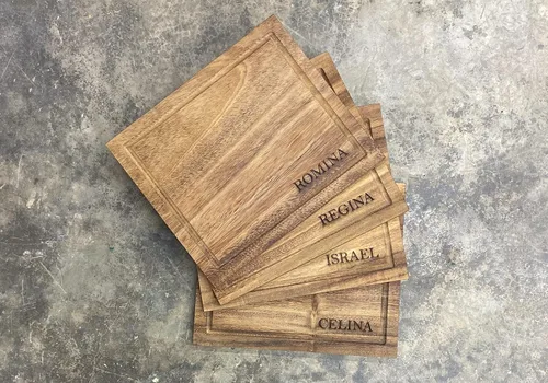 Vista 4 de Tierra de Fuego Tablero de madera de parota real hecho a mano, barbacoa personalizada/cortar/charcutería, placa de madera grabada Regular