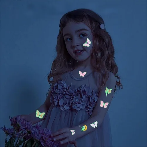 Vista 4 de 10 hojas de tatuajes temporales de mariposa que brillan en la oscuridad para niños, diseño de hadas, caricaturas, fluorescentes, para fiestas