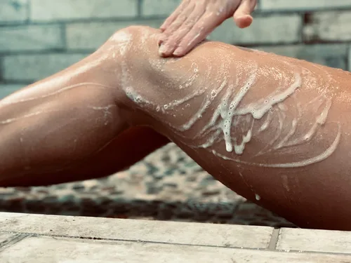 Vista 4 de Gel de baño anticelulítico, aroma a crema de naranja, con retinol y cafeína, por Diva Stuff