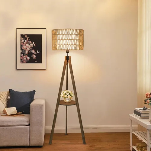 Vista 6 de LAMSU Lámparas de pie estilo bohemio con trípode para sala de estar, lámpara de pie de madera de ratán con pantallas de tela, lámpara de pie