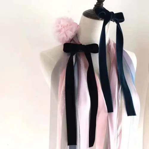 Vista 3 de Carrete de cinta de terciopelo blanco de 15 yardas, para bodas, envoltura de regalos, lazos para el pelo, decoración del hogar (1/4 pulgadas, blanco)