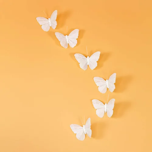 Vista 7 de Berfutall - Juego de 12 mariposas de plumas para decoración de mariposas, blancas en alambre. Decoración del hogar de primavera para fiestas, fotos