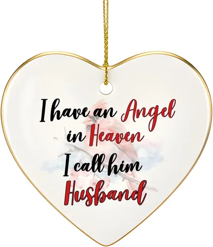 Vista 2 de Adorno de Navidad conmemorativo personalizado 2025 – Recuerdo de cerámica en forma de corazón – Tengo un ángel en el cielo lo llamo marido – Regalo