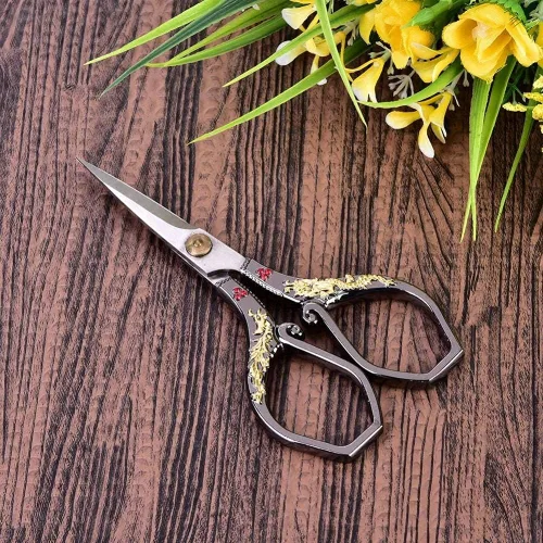 Vista 3 de Tijeras de bonsái Tijeras vintage de dragón chapado en oro y diseño de relieve Tijeras de costura de acero inoxidable Tijeras de costura DIY