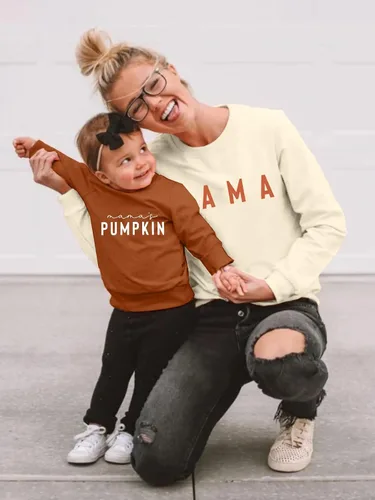 Vista 4 de ASTANFY Mommy And Me - Sudadera a juego para mamá y niña, trajes de otoño para fotos familiares, sudadera de calabaza