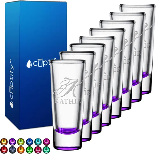 Vista 17 de Vaso de chupito personalizado con fondo negro personalizado de 2 oz, vasos de chupito cordiales con inicial y nombre en script dividido