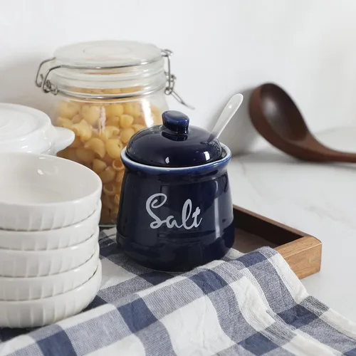 Vista 2 de Farmhouse - Sal de porcelana con tapa y cuchara, 12 onzas, fácil de limpiar (azul marino)