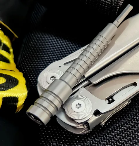 Vista 2 de Galvanox - Extensor de brocas para herramienta multiusos - Compatible con Leatherman Skeletool/Surge/MUT/Wave Plus y juego de brocas Signal